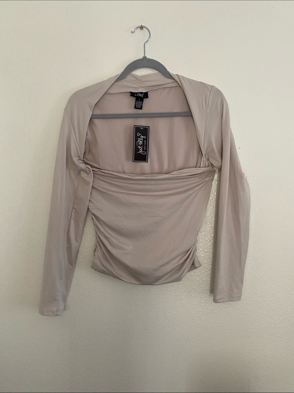 JUST POLLY Neutral Taupe Drape Front Long Sleeve Top. Size L - Picture 3 of 8